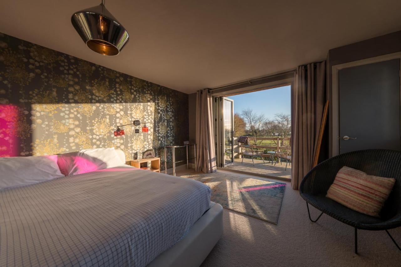 The Sheppey Hotel Glastonbury Room photo