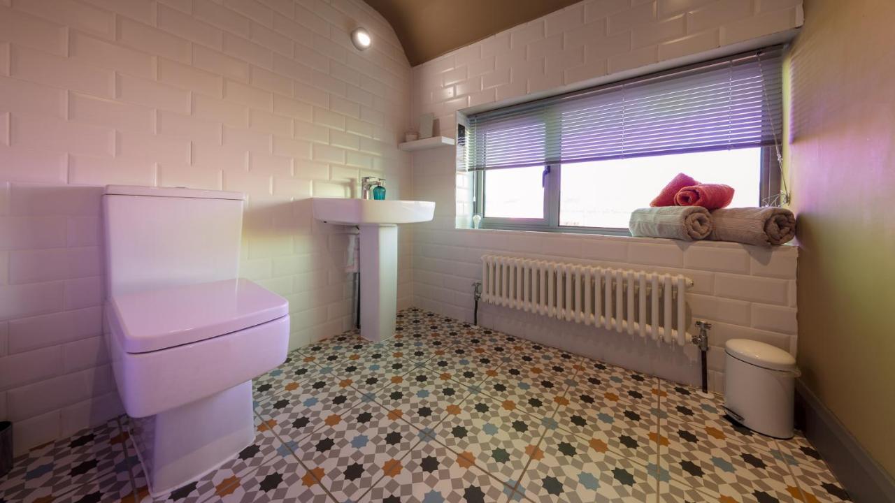 The Sheppey Hotel Glastonbury Room photo